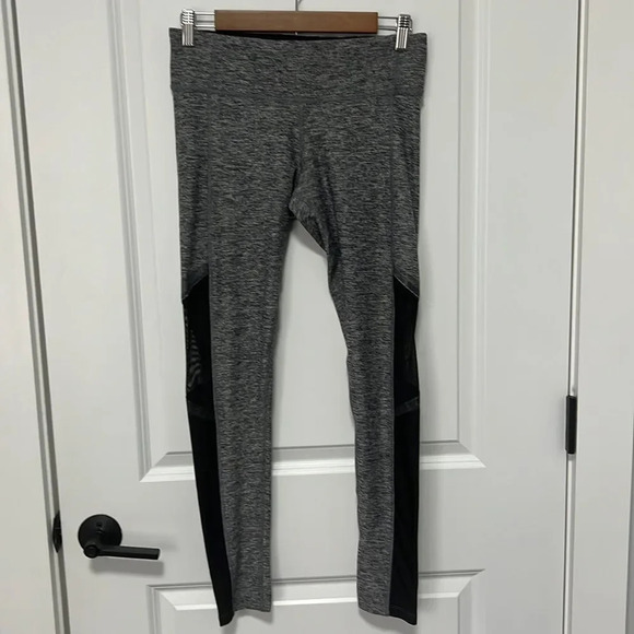 PINK by Victoria Secret Ultimate Gray Active Sheer Black Leggings size S/P - Picture 1 of 9